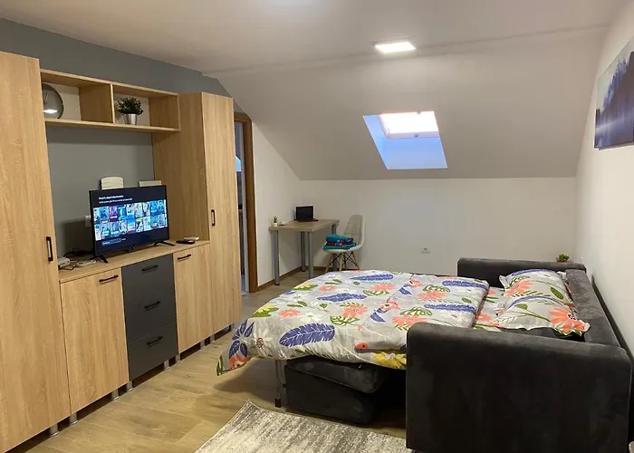 Netflix Cloud 3 Apartment