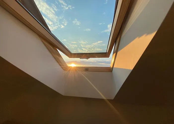 Netflix Cloud 3 Apartment *